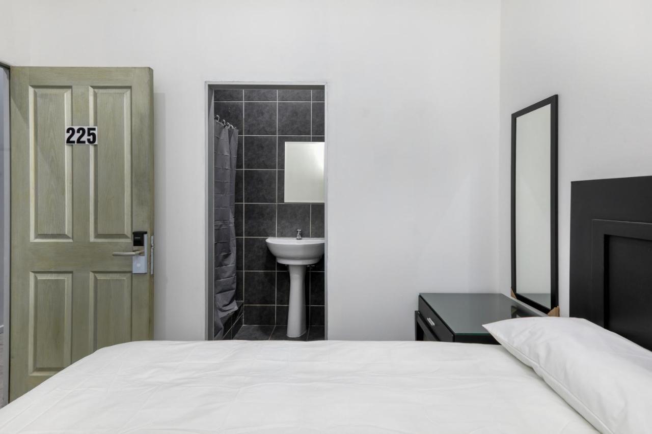 Inn & Out Express Sea Point เคปทาวน์ ภายนอก รูปภาพ