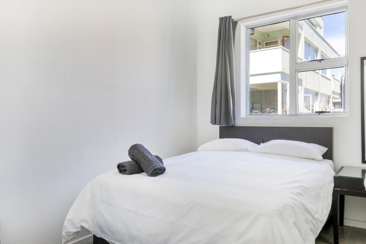 Inn & Out Express Sea Point เคปทาวน์ ภายนอก รูปภาพ