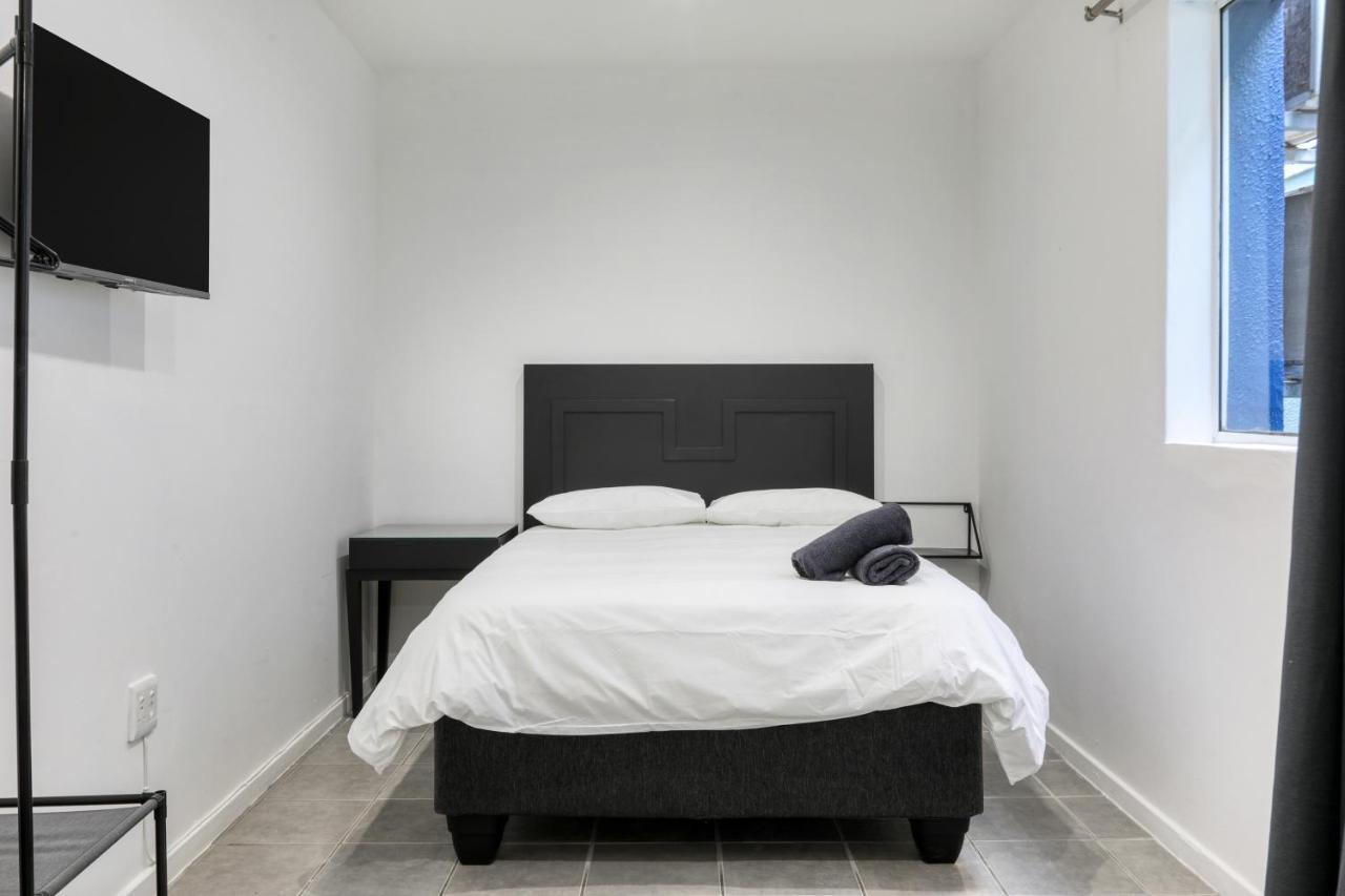 Inn & Out Express Sea Point เคปทาวน์ ภายนอก รูปภาพ