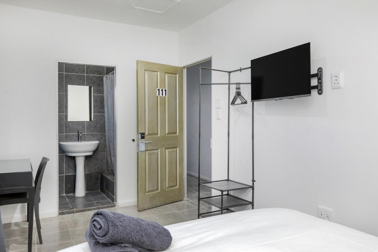 Inn & Out Express Sea Point เคปทาวน์ ภายนอก รูปภาพ