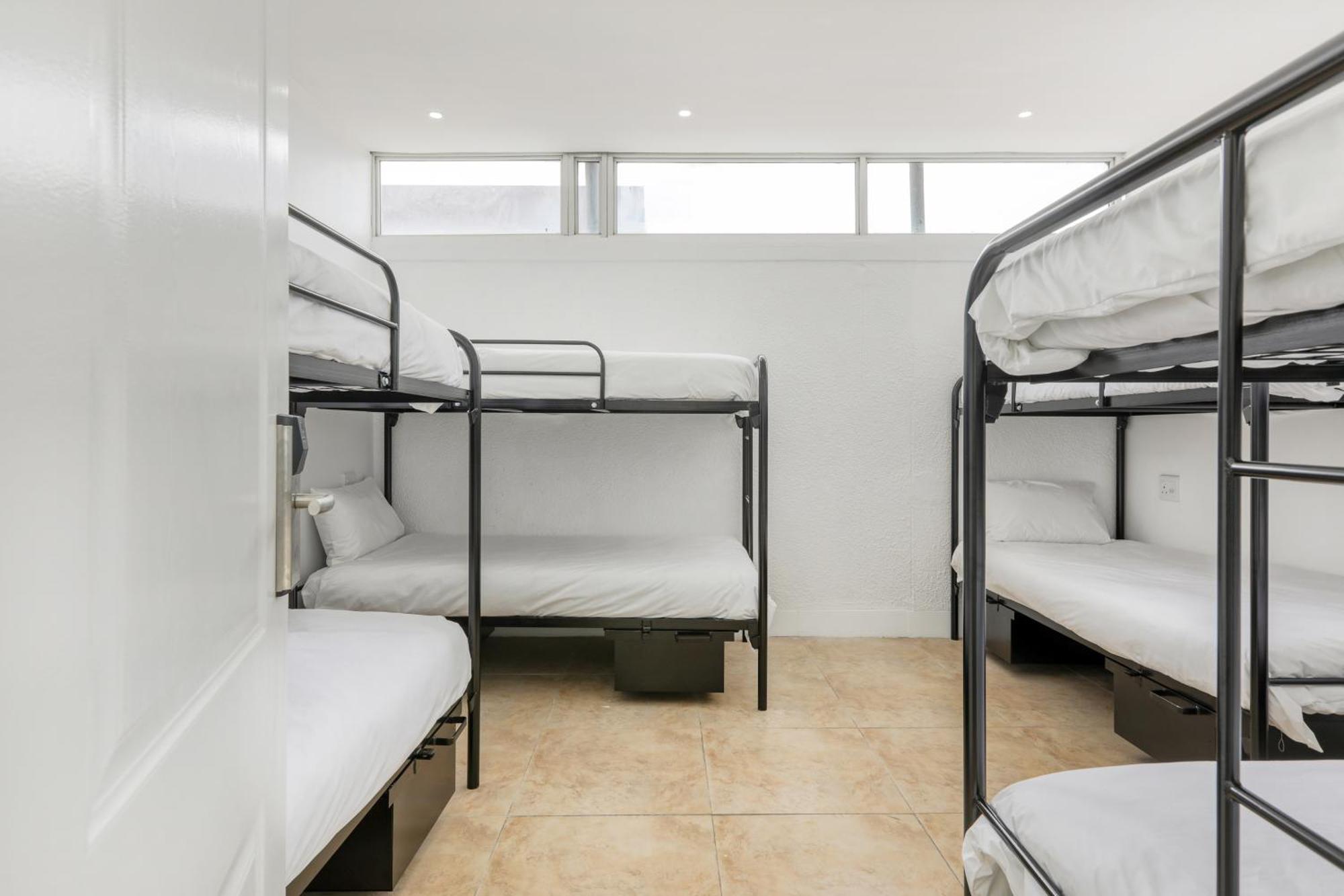 Inn & Out Express Sea Point เคปทาวน์ ภายนอก รูปภาพ