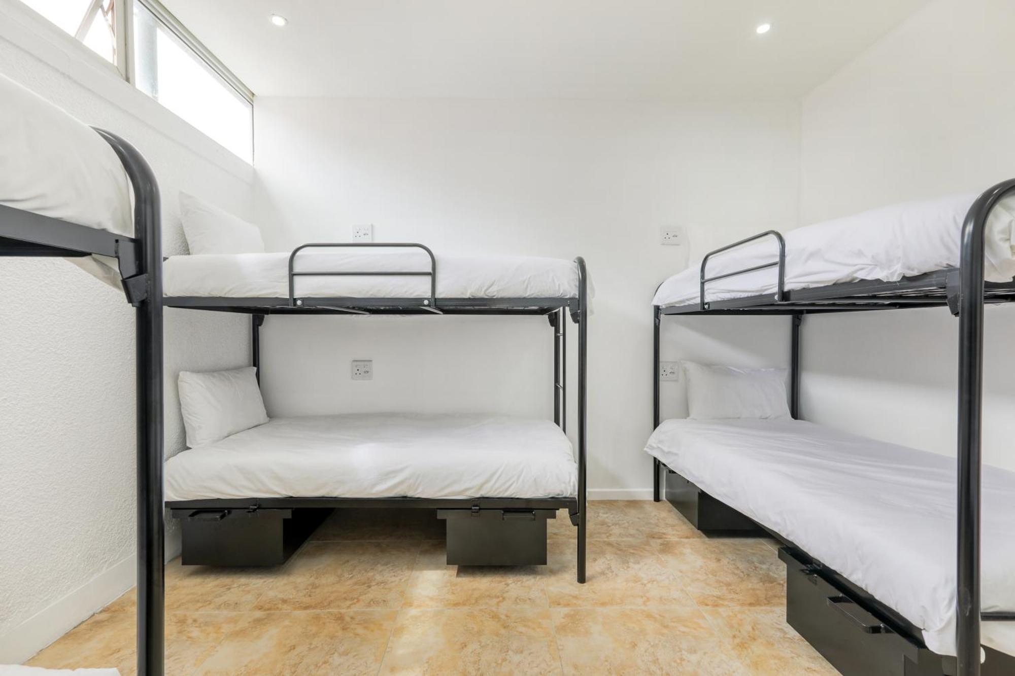 Inn & Out Express Sea Point เคปทาวน์ ภายนอก รูปภาพ